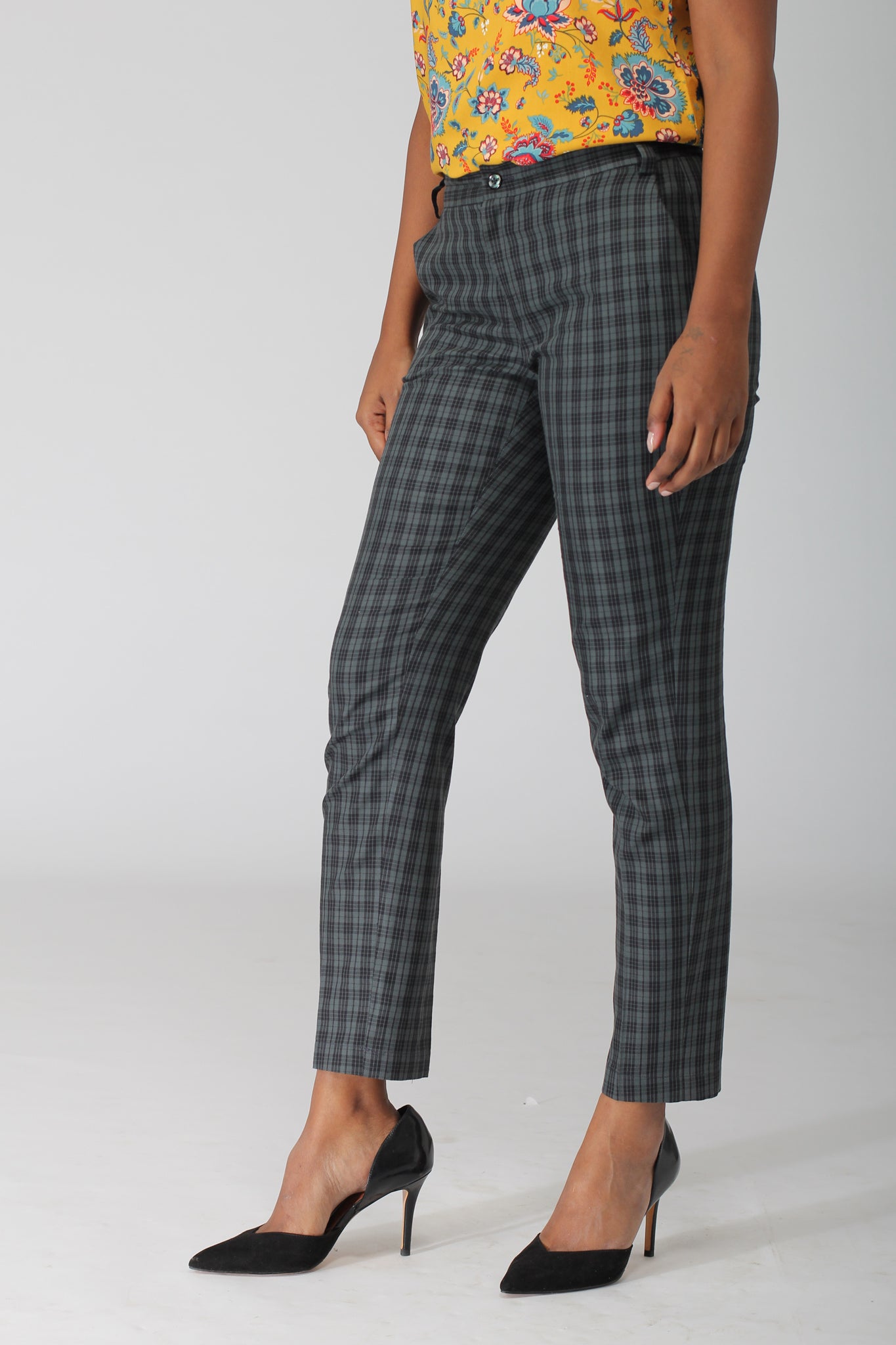 Buy Men Olive Green Slim Fit Checked Regular Trousers online  Looksgudin